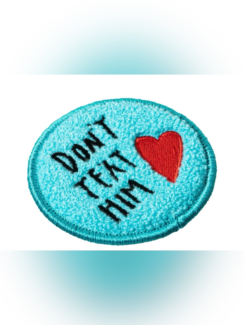 MAGmoji Badge “DON’T TEXT HIM” magsafe compatibility - Picture 3 of 6